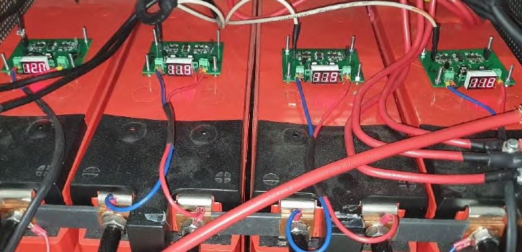 Batterie-Monitor-System